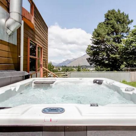 Hot Tub And Views Over Central Queenstown - Entire Holiday House المظهر الخارجي الصورة