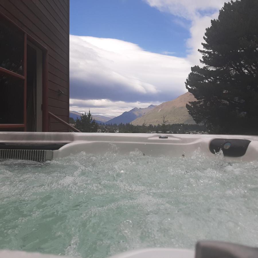 Hot Tub And Views Over Central Queenstown - Entire Holiday House المظهر الخارجي الصورة