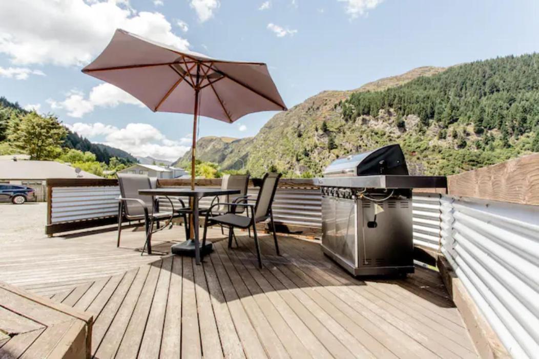 Hot Tub And Views Over Central Queenstown - Entire Holiday House المظهر الخارجي الصورة