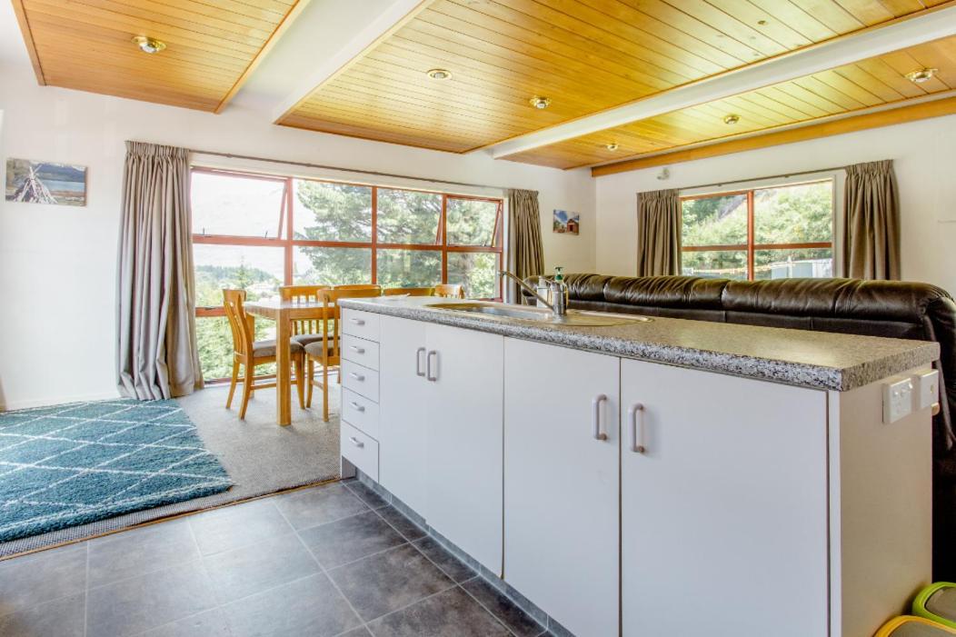 Hot Tub And Views Over Central Queenstown - Entire Holiday House المظهر الخارجي الصورة