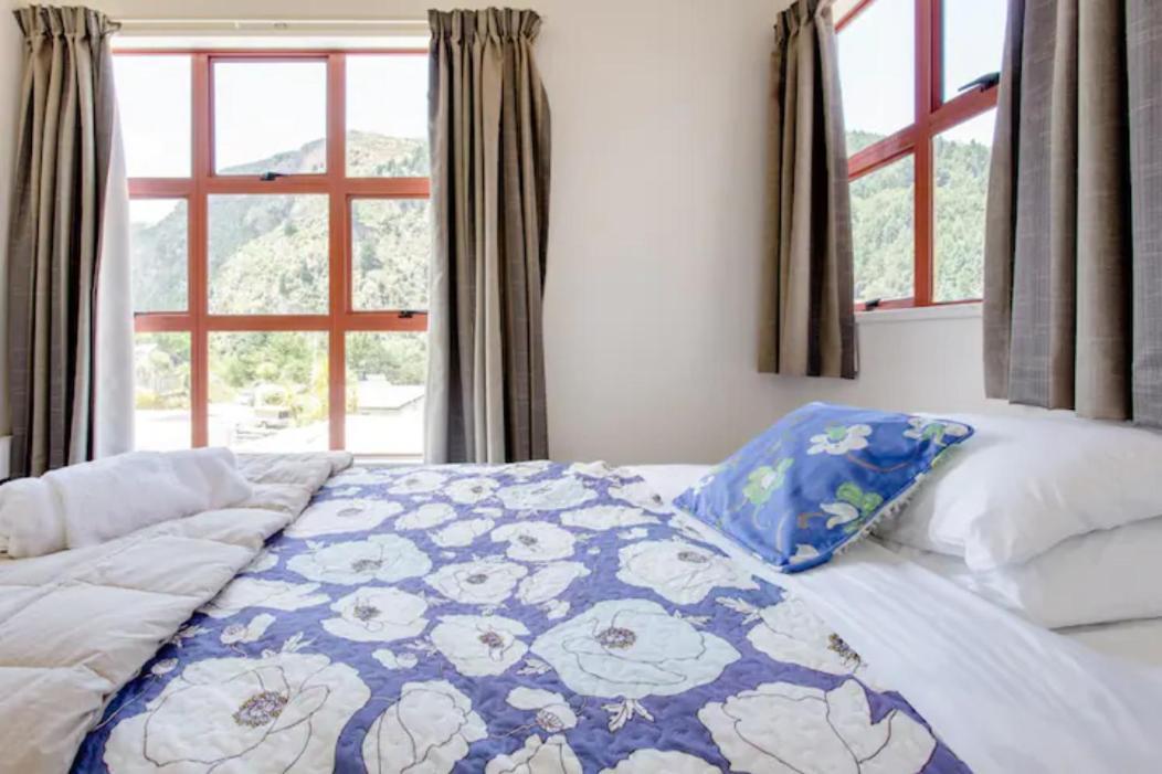 Hot Tub And Views Over Central Queenstown - Entire Holiday House المظهر الخارجي الصورة